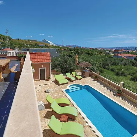 Holiday home Lovely Home In Kastel Sucurac With House Sea View *