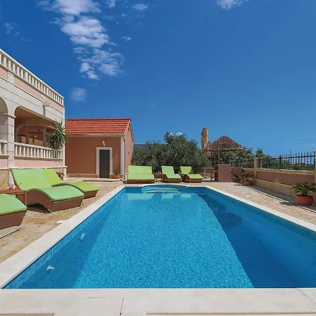 Holiday home Lovely Home In Kastel Sucurac With House Sea View Kastela