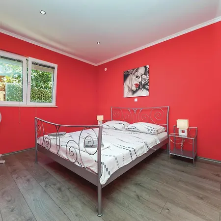 Holiday home Lovely Home In Kastel Sucurac With House Sea View *