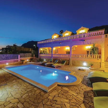 Six-bedroom In Kastel Sucurac With Sea View *