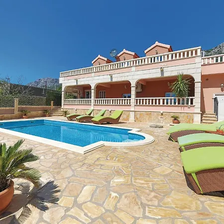 Feriehus Six-bedroom In Kastel Sucurac With Sea View